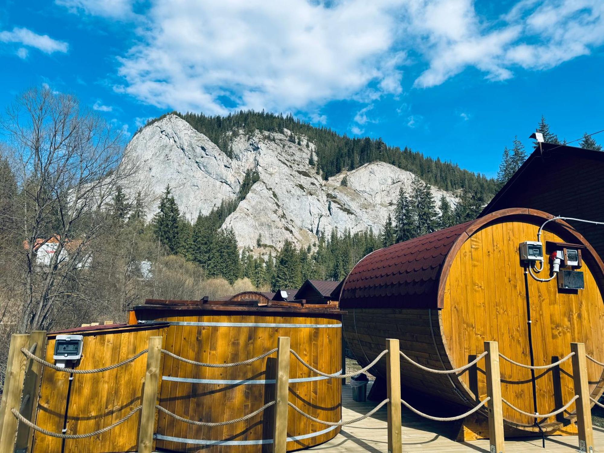 Villa Casutele Suhardul Mic à Lacu Roșu Extérieur photo